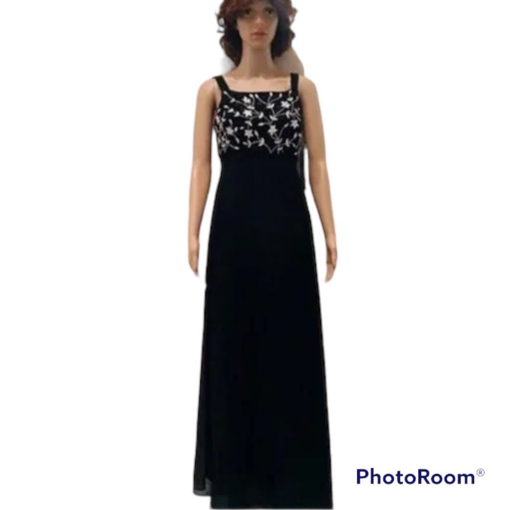 NWT JUMP Beaded With Floral Embroidery Formal Strapless Dress Size 7/8
